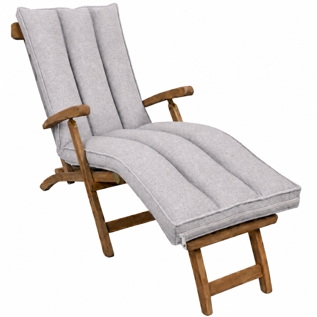 Coussin déhoussable pour bain de soleil gris clair, sur chaise longue en bois